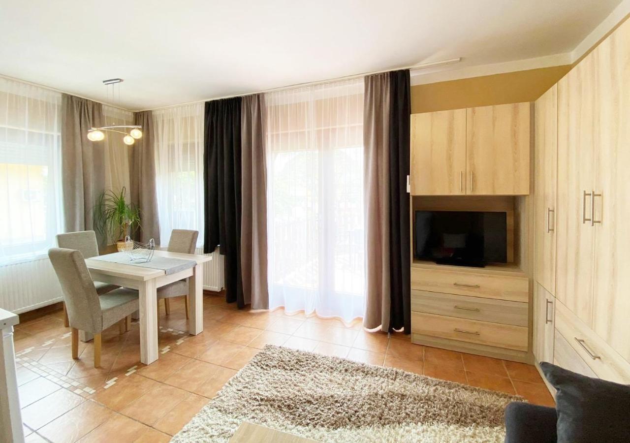 Apartman Siesta Buek - Buekfuerdo Exterior foto