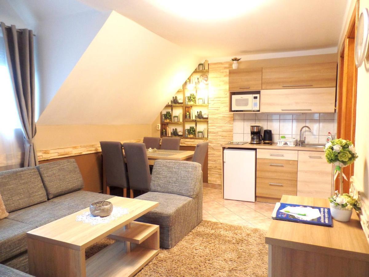 Apartman Siesta Buek - Buekfuerdo Exterior foto