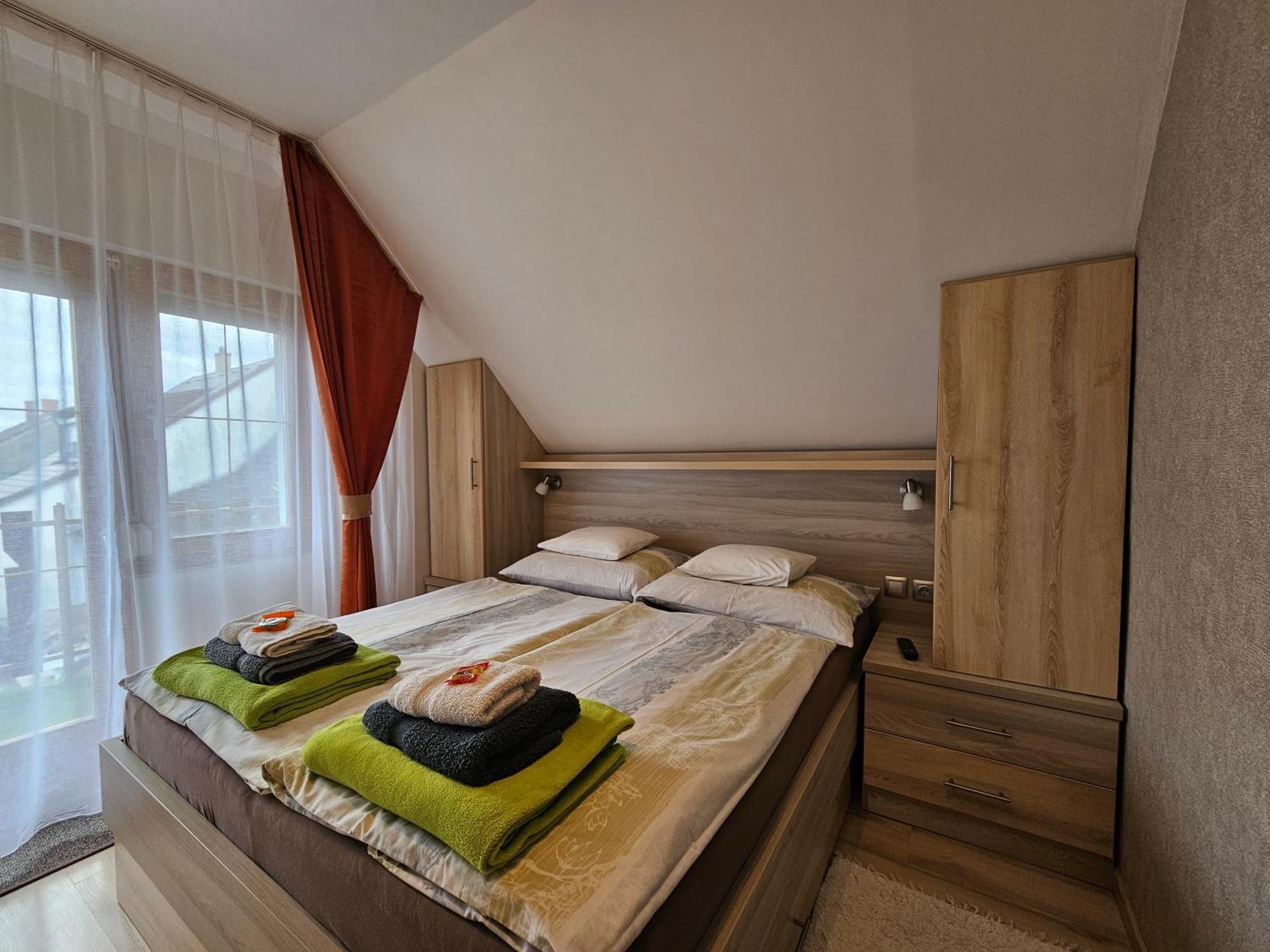Apartman Siesta Buek - Buekfuerdo Exterior foto