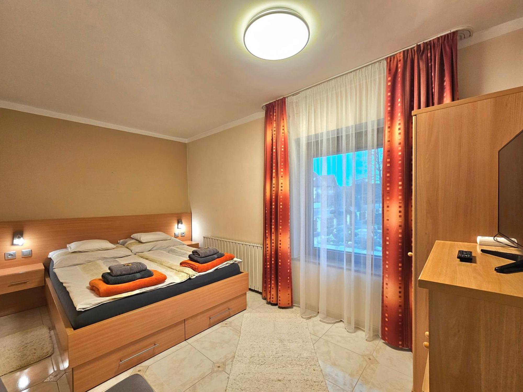 Apartman Siesta Buek - Buekfuerdo Exterior foto