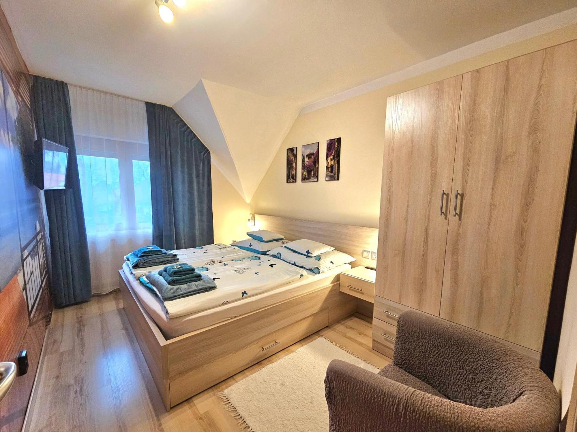 Apartman Siesta Buek - Buekfuerdo Exterior foto