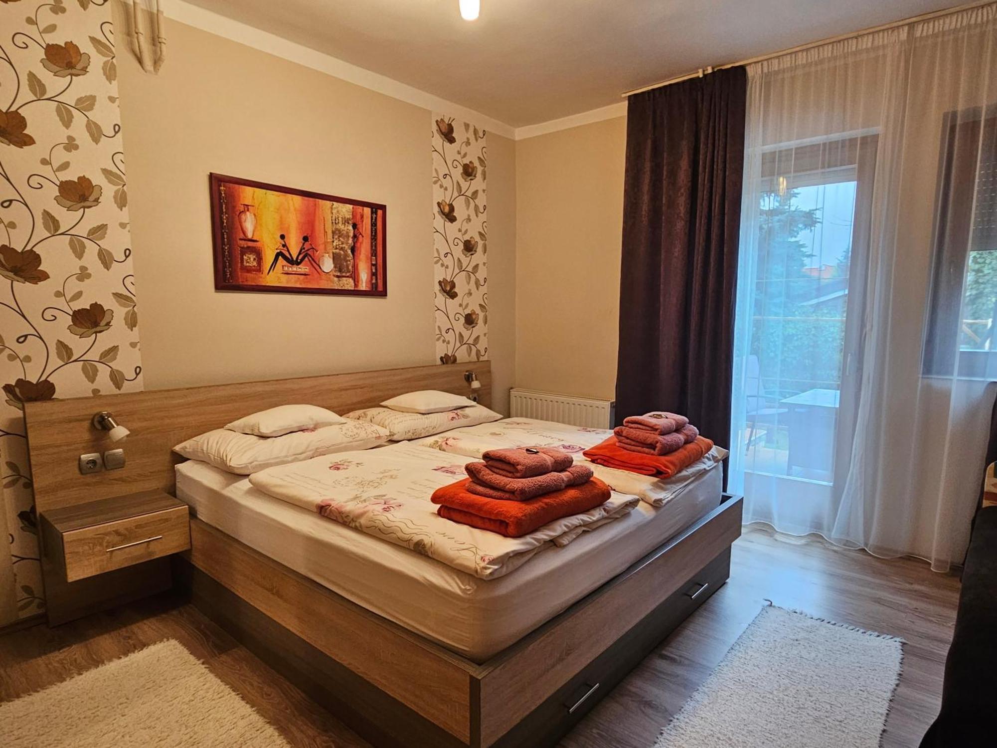 Apartman Siesta Buek - Buekfuerdo Exterior foto
