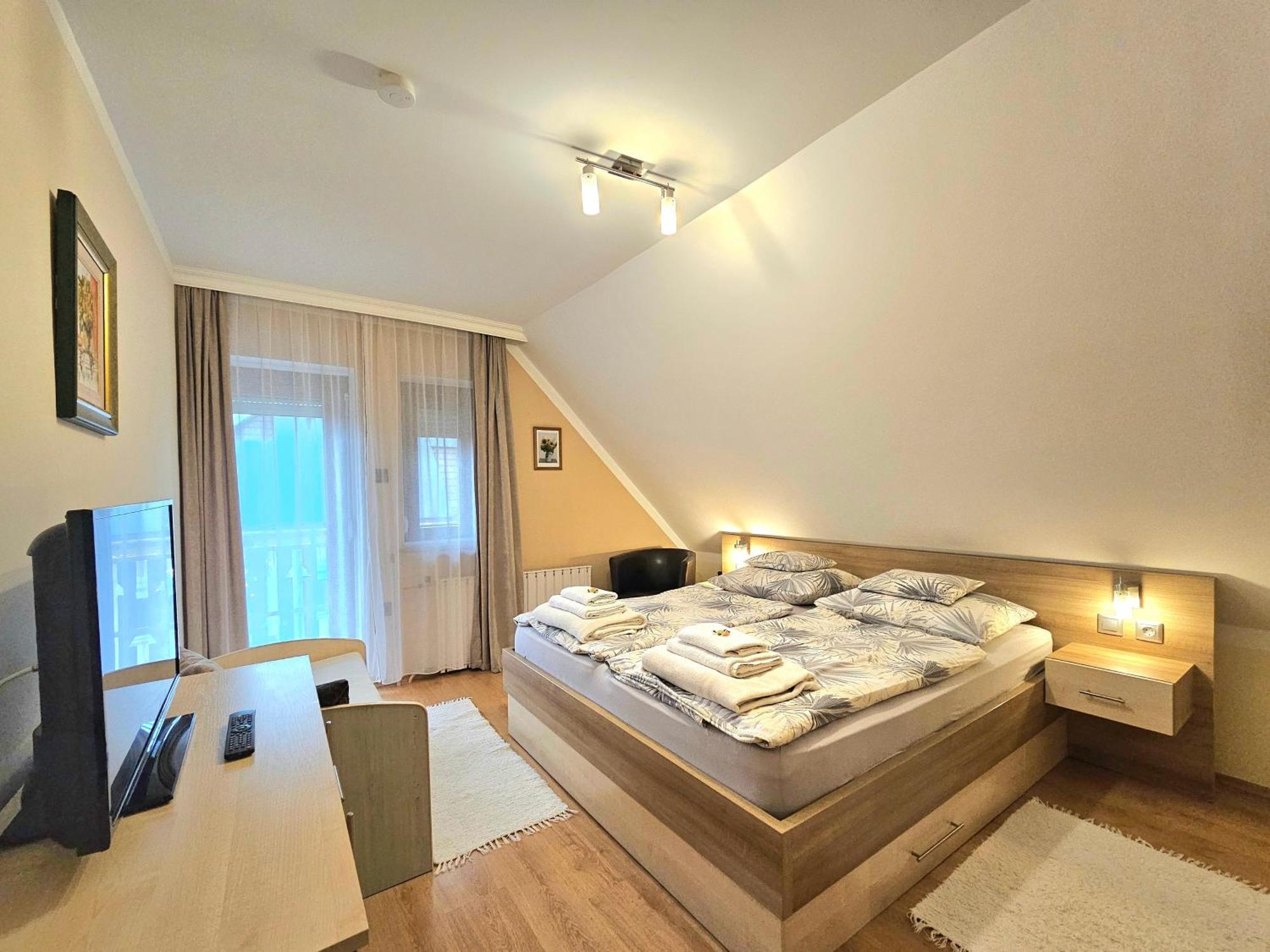 Apartman Siesta Buek - Buekfuerdo Exterior foto